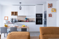 Cuisine équipée montée d'usine pour appartement   